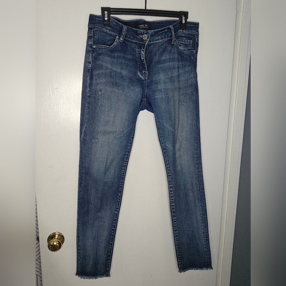 Distressed Light Color Jeans